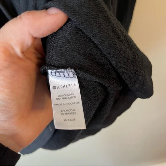 Athleta Nirvana Black Twist Front Long Sleeve Long Line Top size S Modal - Picture 6 of 6